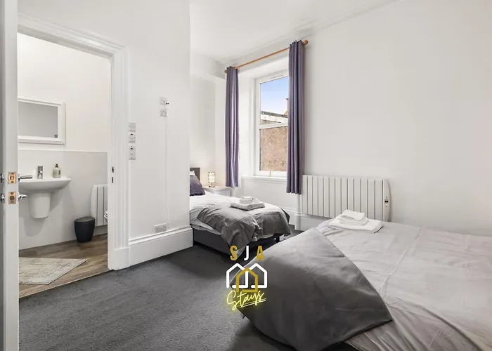 Peterhead Pad - Sja Stays - Modern 2 Bed Apartment