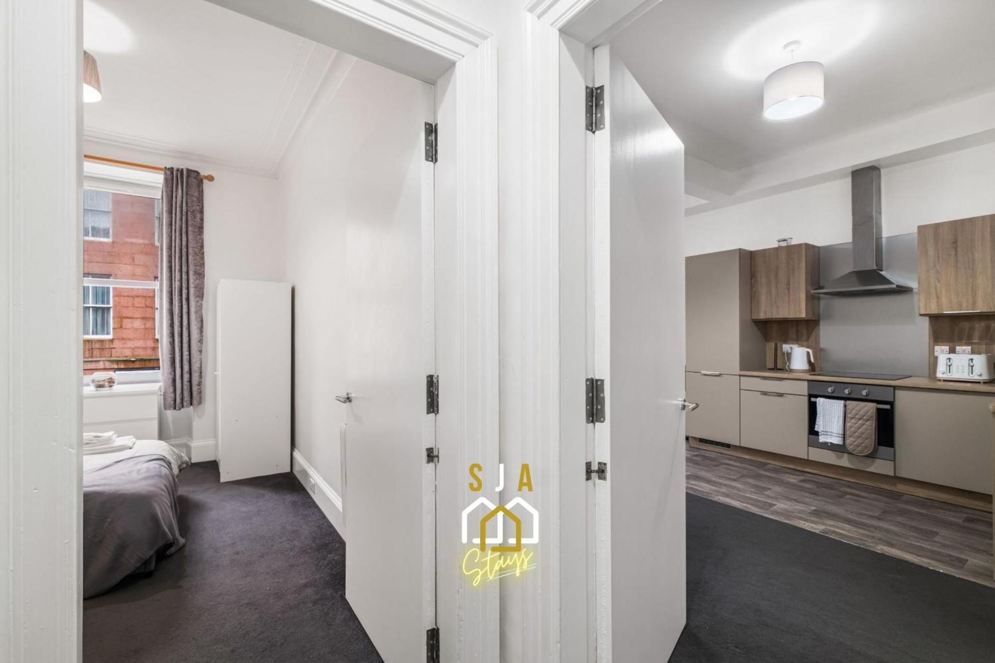 Pad - Sja - Modern 2 Bed Apartment *
