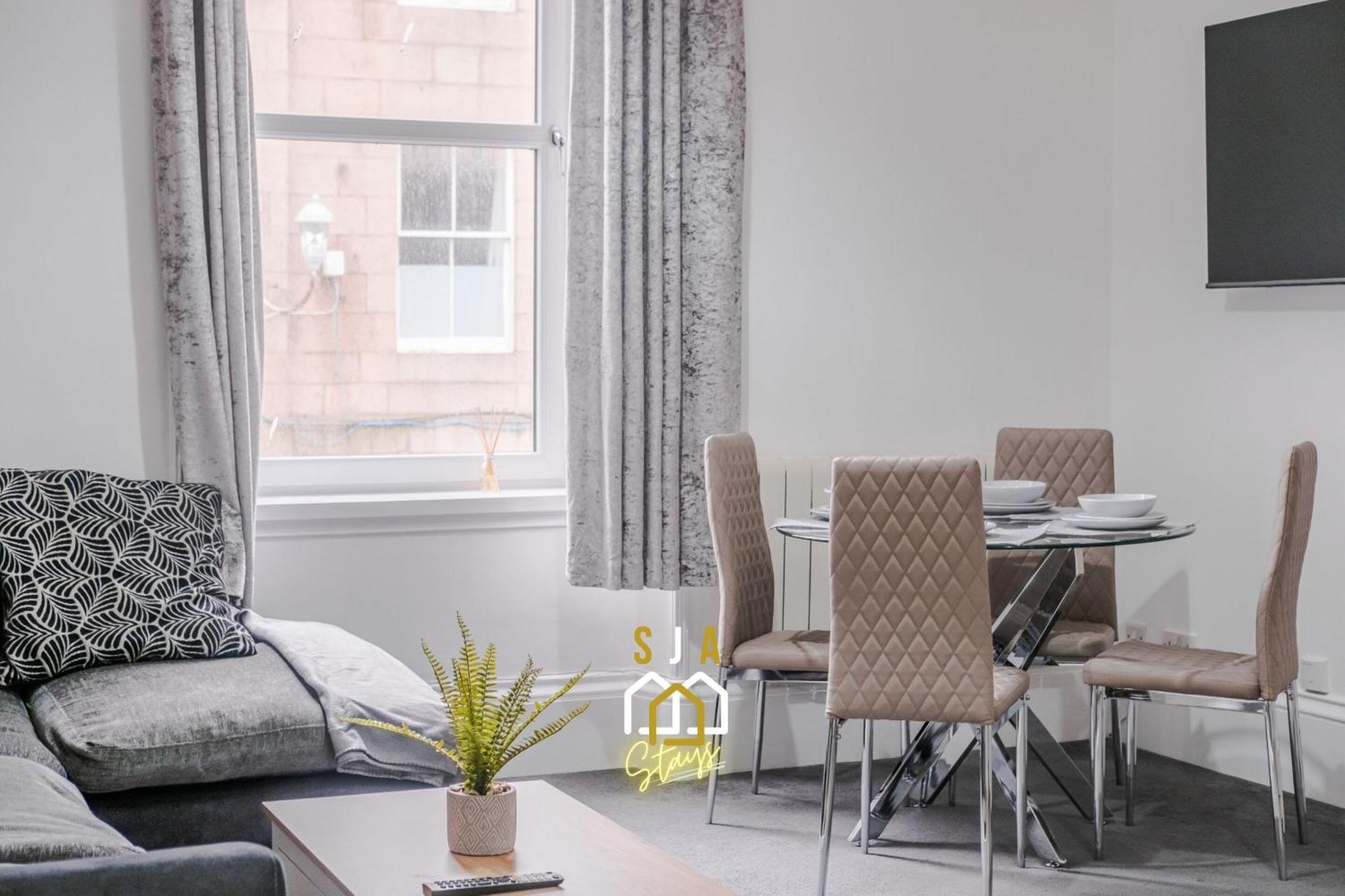 Pad - Sja - Modern 2 Bed * Peterhead