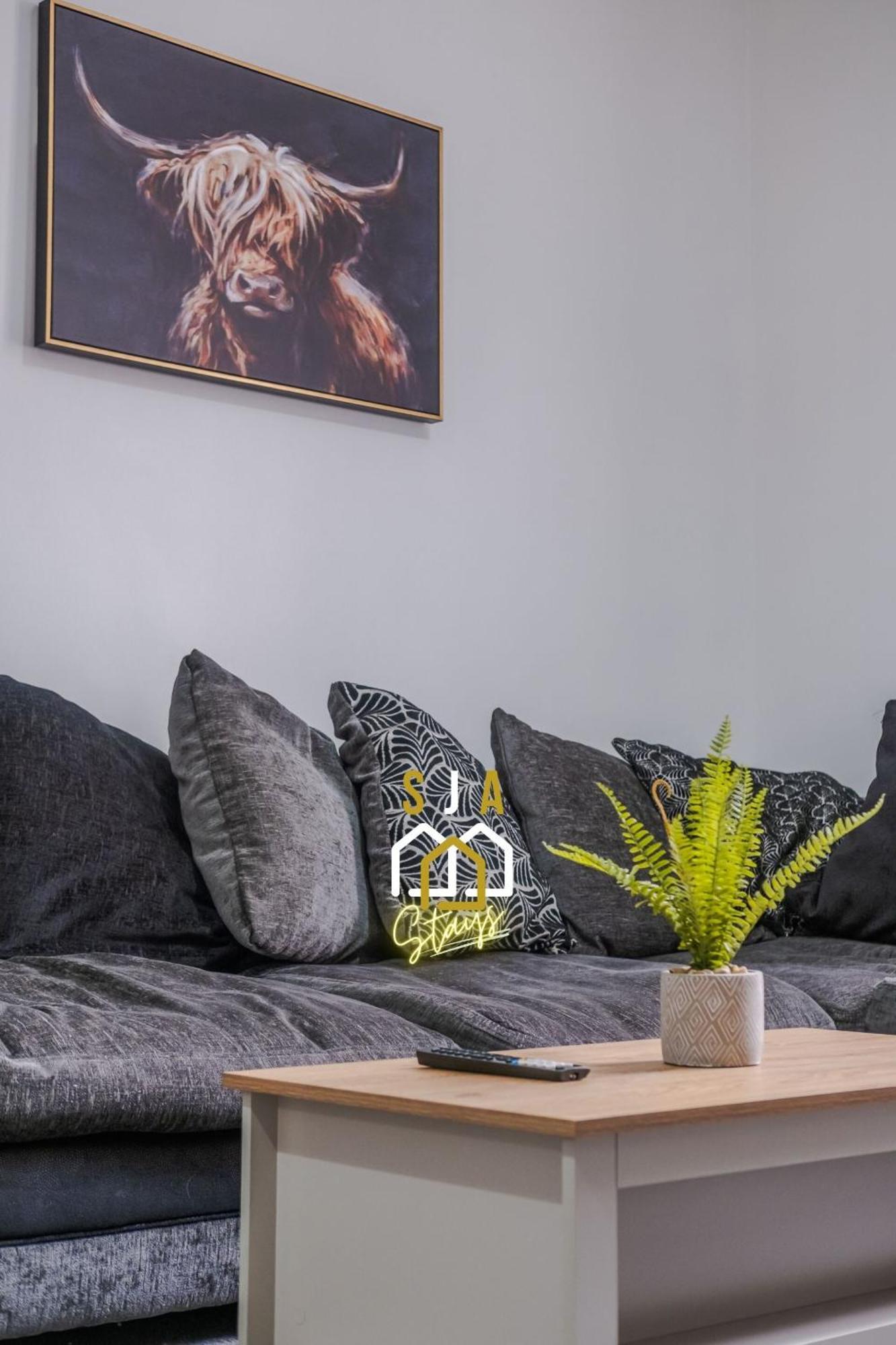 Pad - Sja - Modern 2 Bed Peterhead