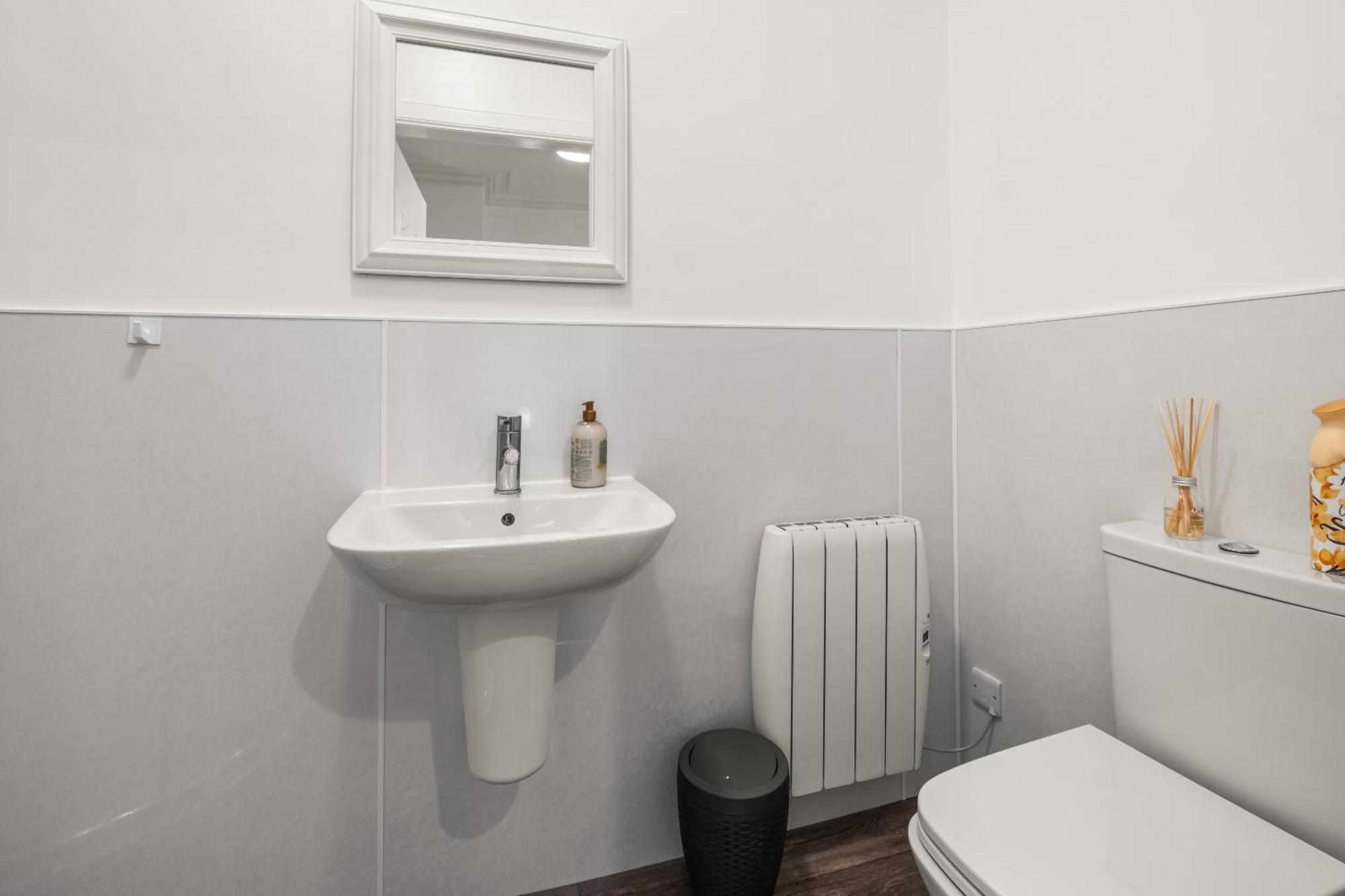 Pad - Sja - Modern 2 Bed Apartment Peterhead