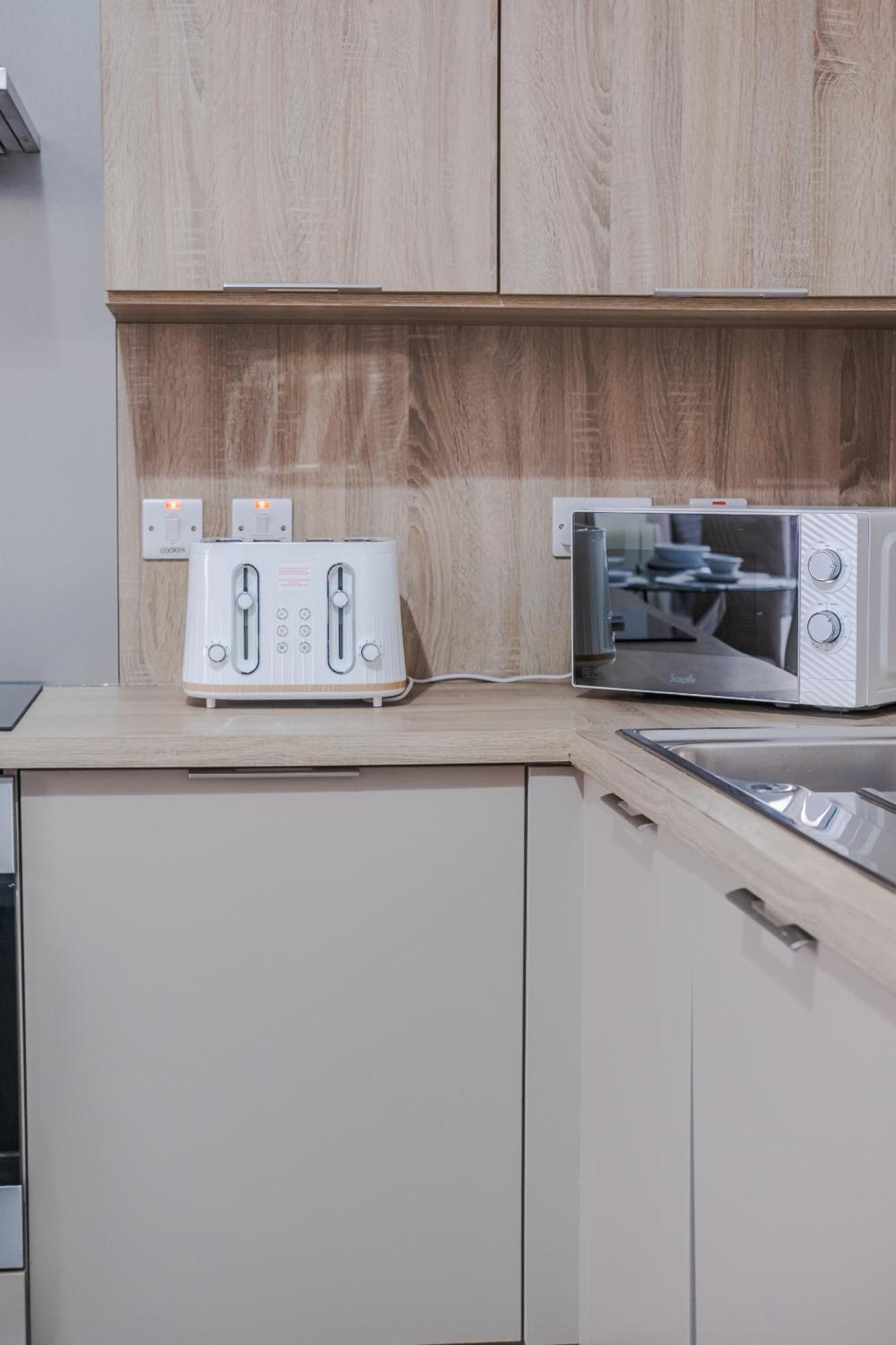 Pad - Sja - Modern 2 Bed Apartment *